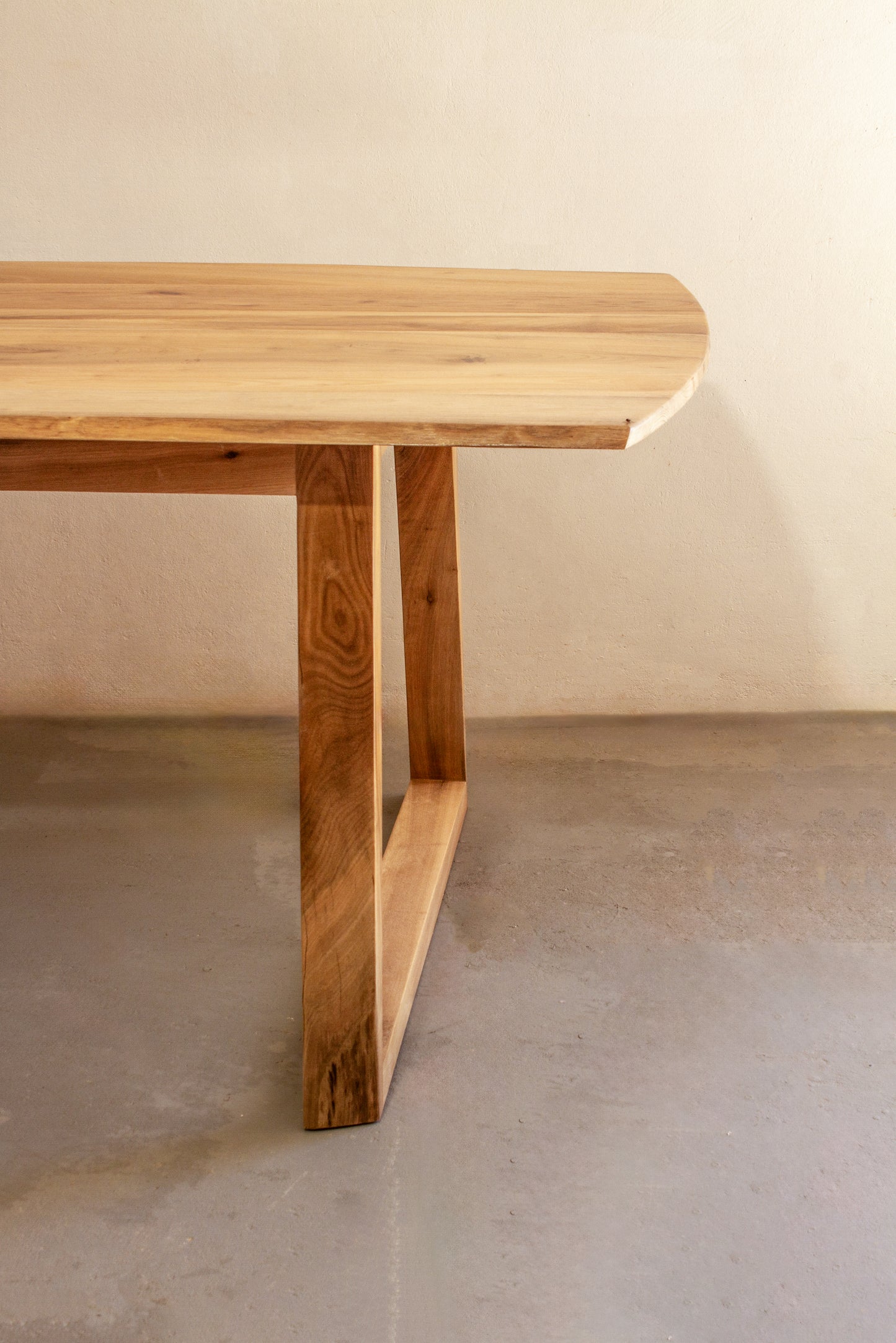 Leo Stinkwood Table