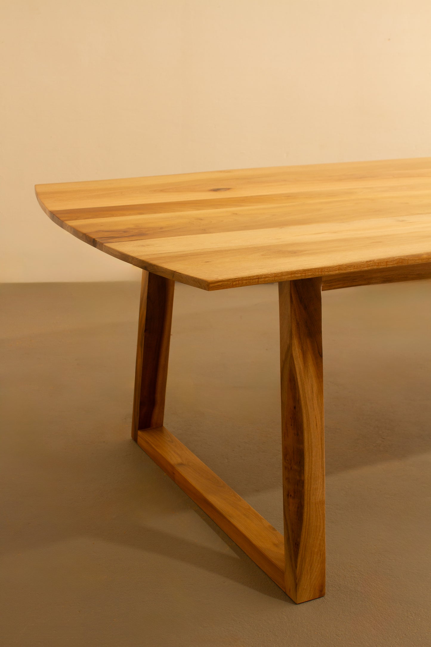 Leo Stinkwood Table