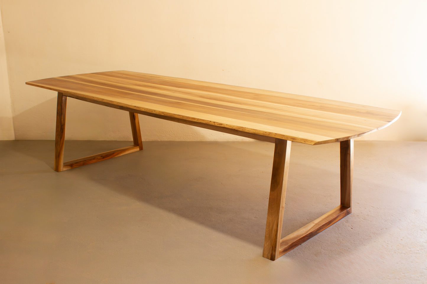 Leo Stinkwood Table