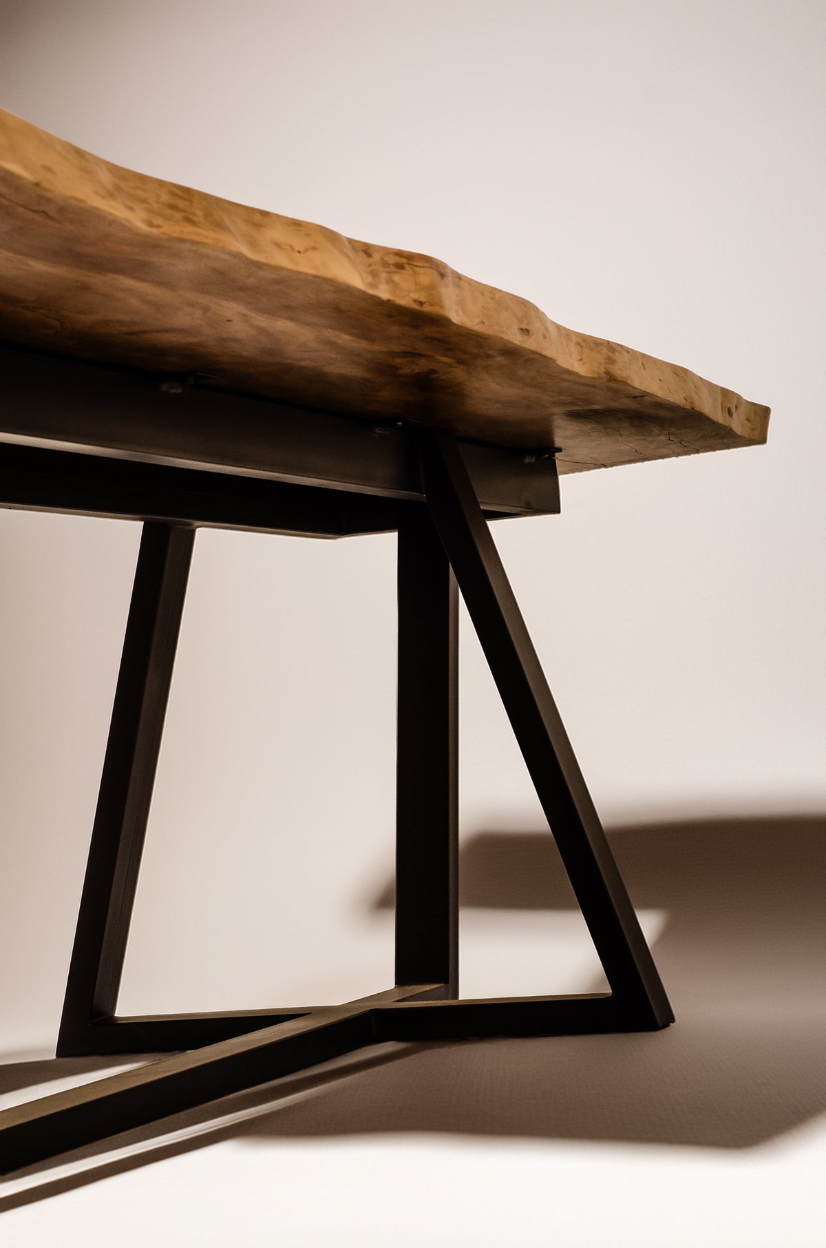 Matumi single-trunk dining table, handcrafted by NAKA Furniture in Paarl (4 of 7)