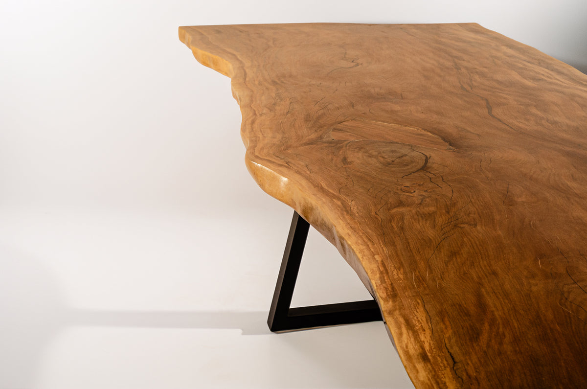 Matumi single-trunk dining table, handcrafted by NAKA Furniture in Paarl (5 of 7)