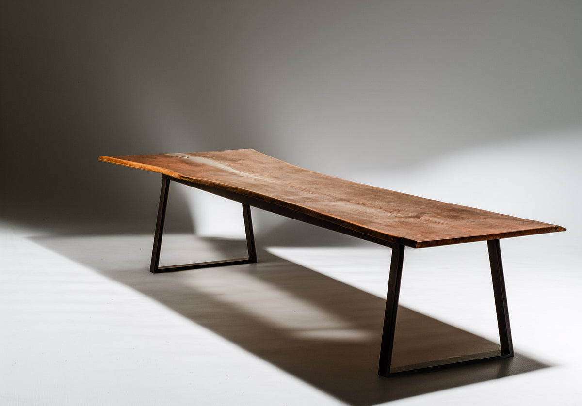 African Walnut single-trunk live-edge dining table, handcrafted by NAKA Furniture in Paarl (7 of 8)