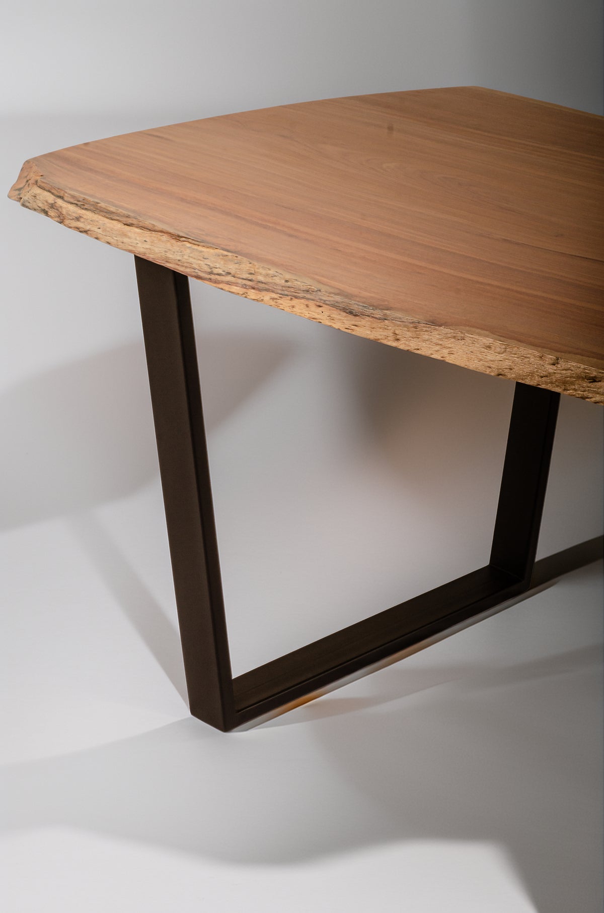 African Rosewood single-trunk dining table, handcrafted by NAKA Furniture in Paarl (4 of 9)
