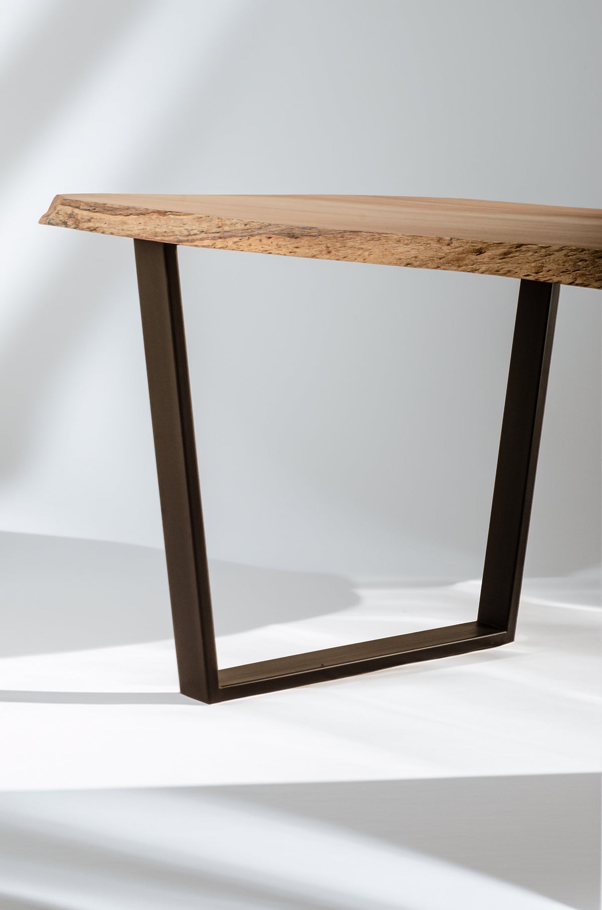 African Rosewood single-trunk dining table, handcrafted by NAKA Furniture in Paarl (5 of 9)