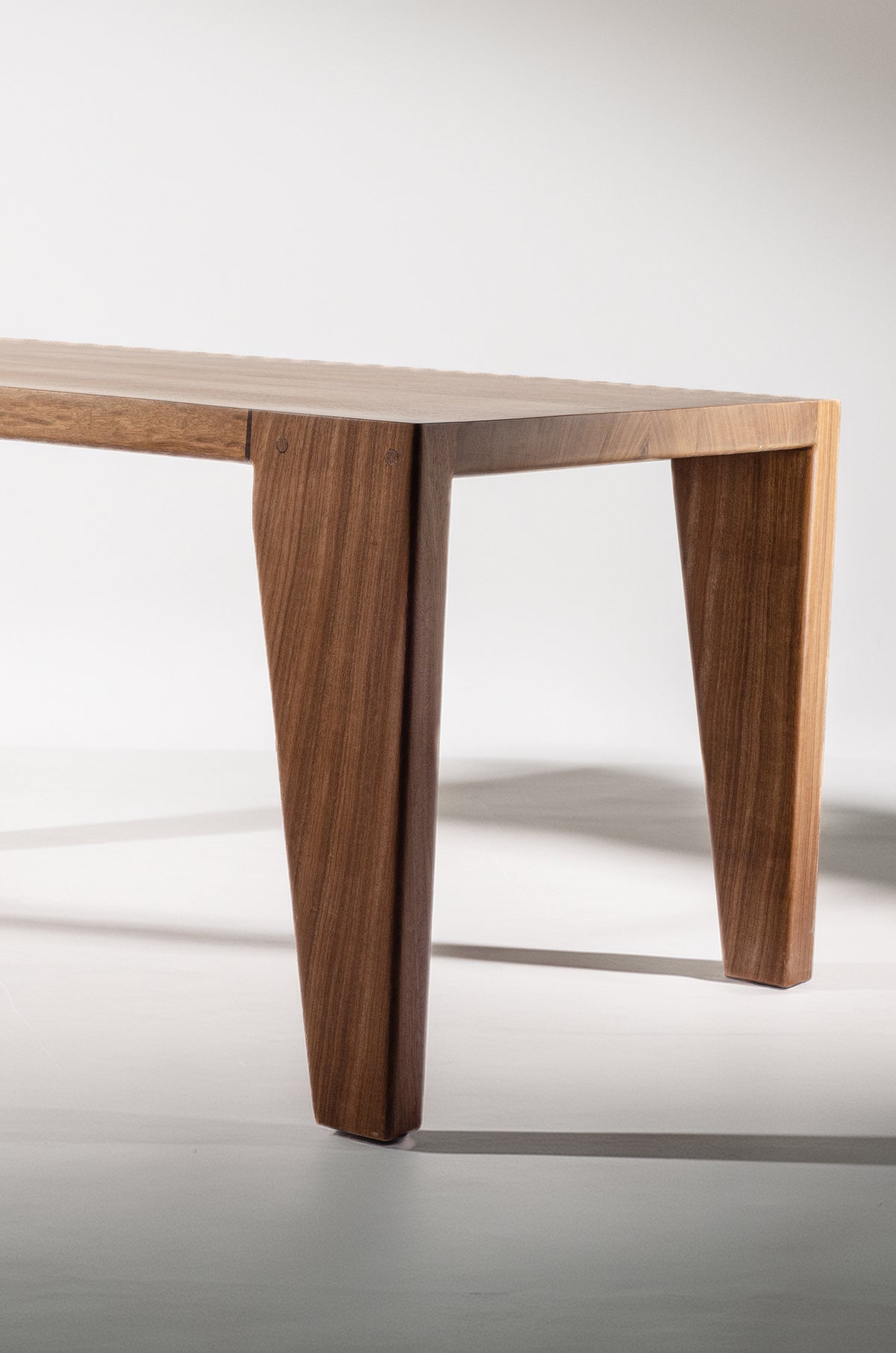 Solid Iroko dining table, handcrafted by NAKA Furniture in Paarl (6 of 6)